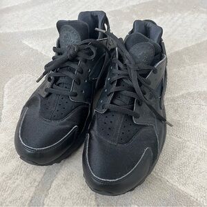 Nike Air Huarache Black Athletic Shoes